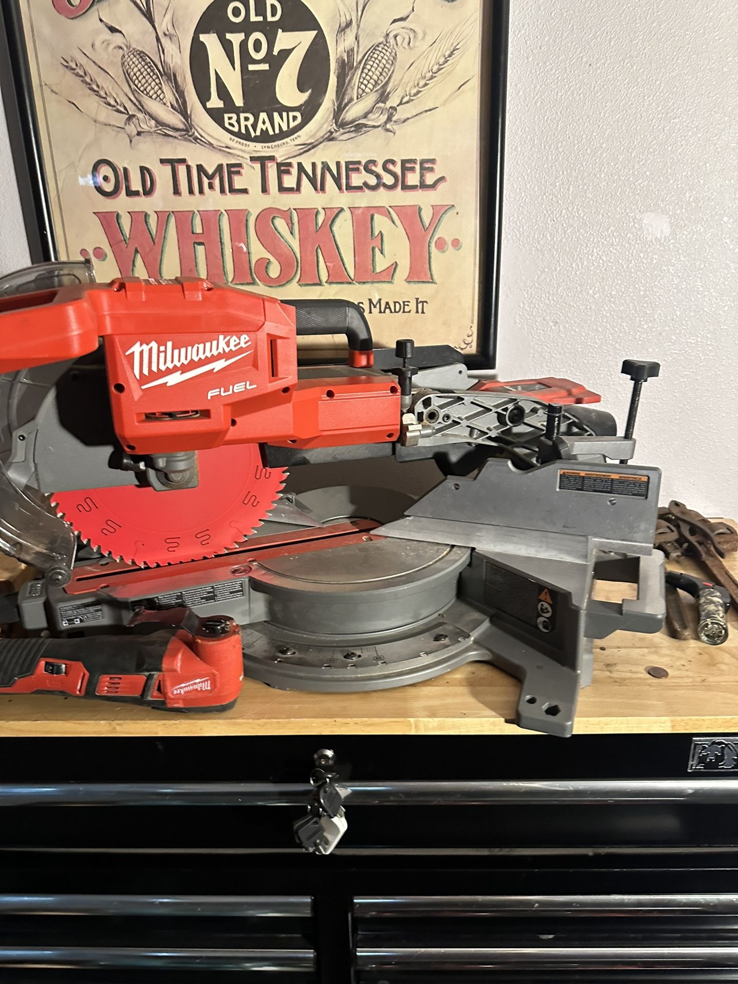 Milwaukee M18 Dual Bevel Sliding Miter Saw