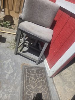 3 Bar Stools