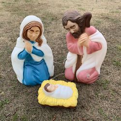 Vintage Nativity Blow Mold Thumbnail