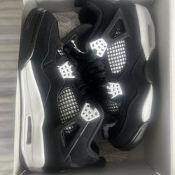 Air Jordan 4 “White Thunder” (Size 9) 