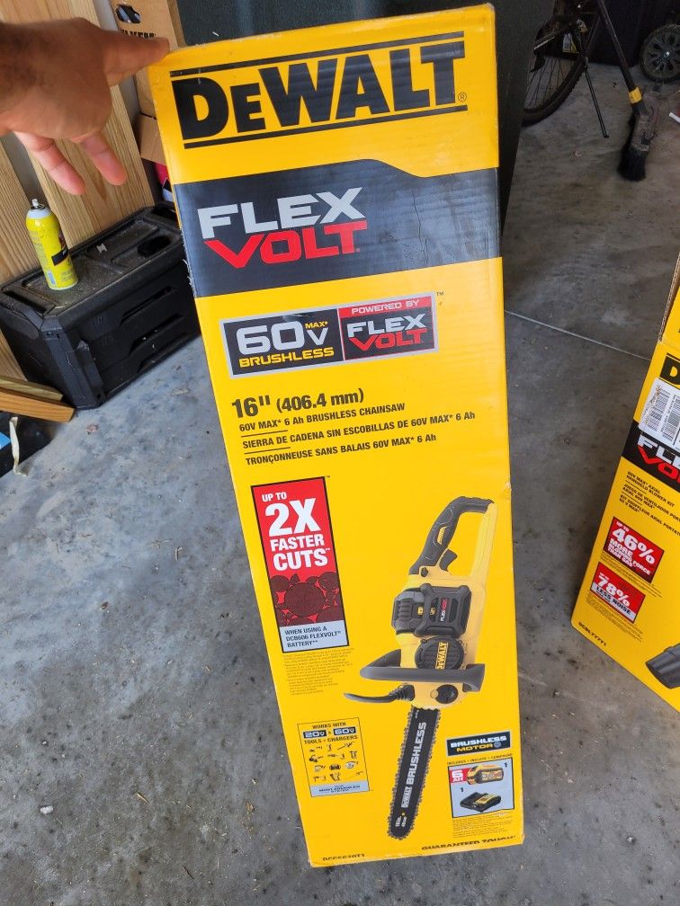 Chainsaw Dewalt New