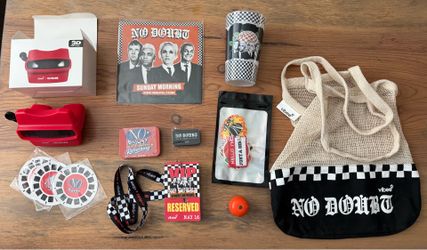 NO DOUBT - At The Sphere - VIP Vibee Souvenir Pack - NEW Unopened - 9 Items
