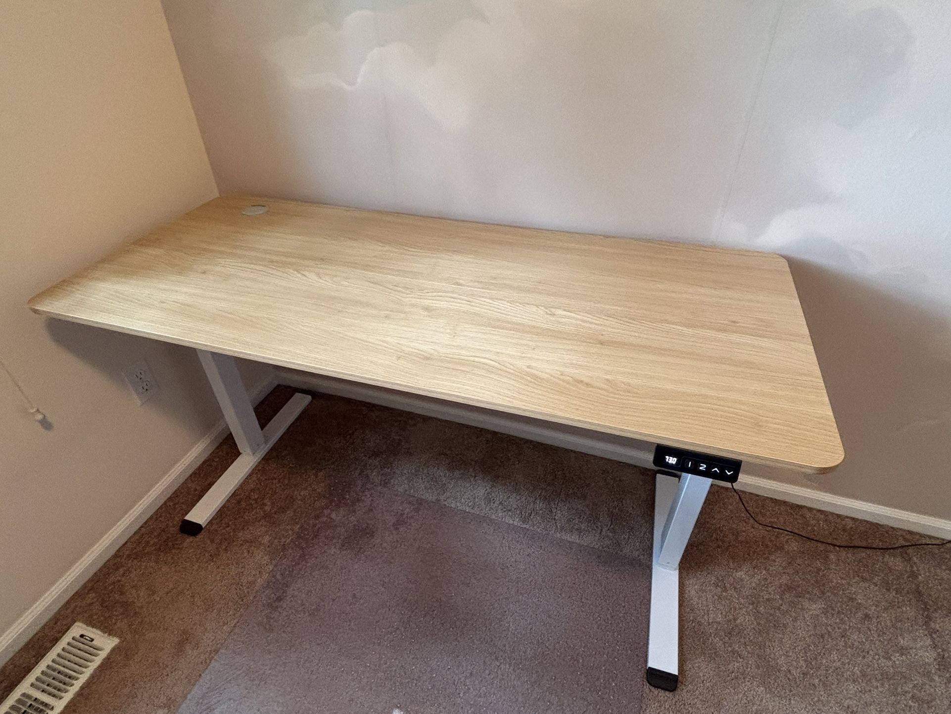 Almost‑New Electric Sit‑Stand Desk