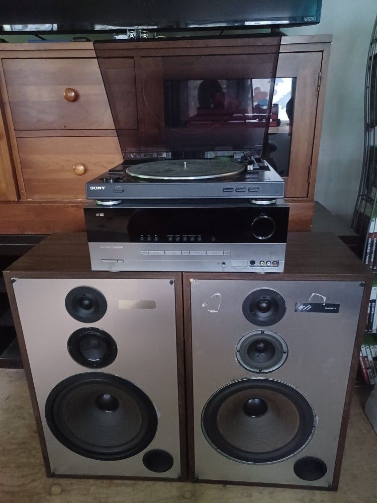 SONY PHONO/HARMAN KARDON AVR-147 HOME THEATER RECEIVER AND JBL 902VX LOUDSPEAKERS $600 FINAL PRICE 