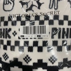 Brand new Victoria’s Secret pink Sherpa blanket. See pictures for a more details. Comes from a smoke free home.