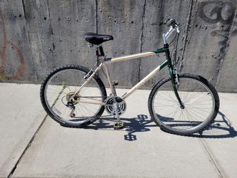Vintage 21 speed Schwinn Sierra MTB