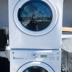 Gas GE Washer and Dryer Newer Excellent condition! Delivery Available!
