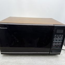 Panasonic Microwave Oven with Plate & Roller Pre Owned 