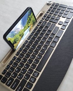 GAMCATZ Ergonomic Wireless Keyboard – Quiet Low‑Profile, Wrist Rest, Phone Holder