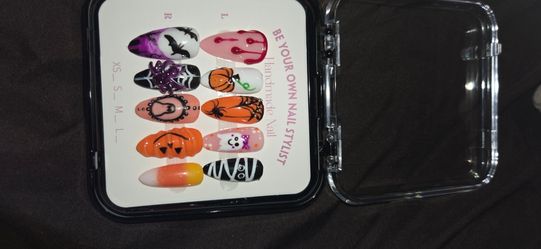 Custom press on nails