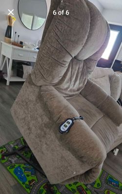 Remote control recliner
