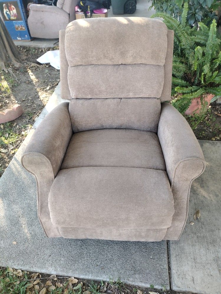 Lightweight Reclining Sofa