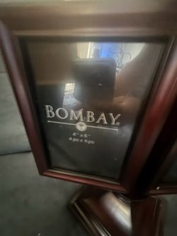 Bombay Company rotating 4x6 picture frame