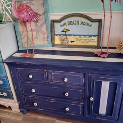 CUTE DRESSER OR BUFFET OR TV STAND AT PICKY PINCHERS BEACH 503 76TH AVE ST PETE BEACH OPEN TODAY 12-4 FREE DELIVERY 