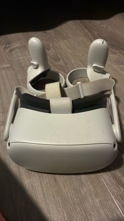 Oculus Quest 2 (LOOKING MAINLY FOR TRADES)
