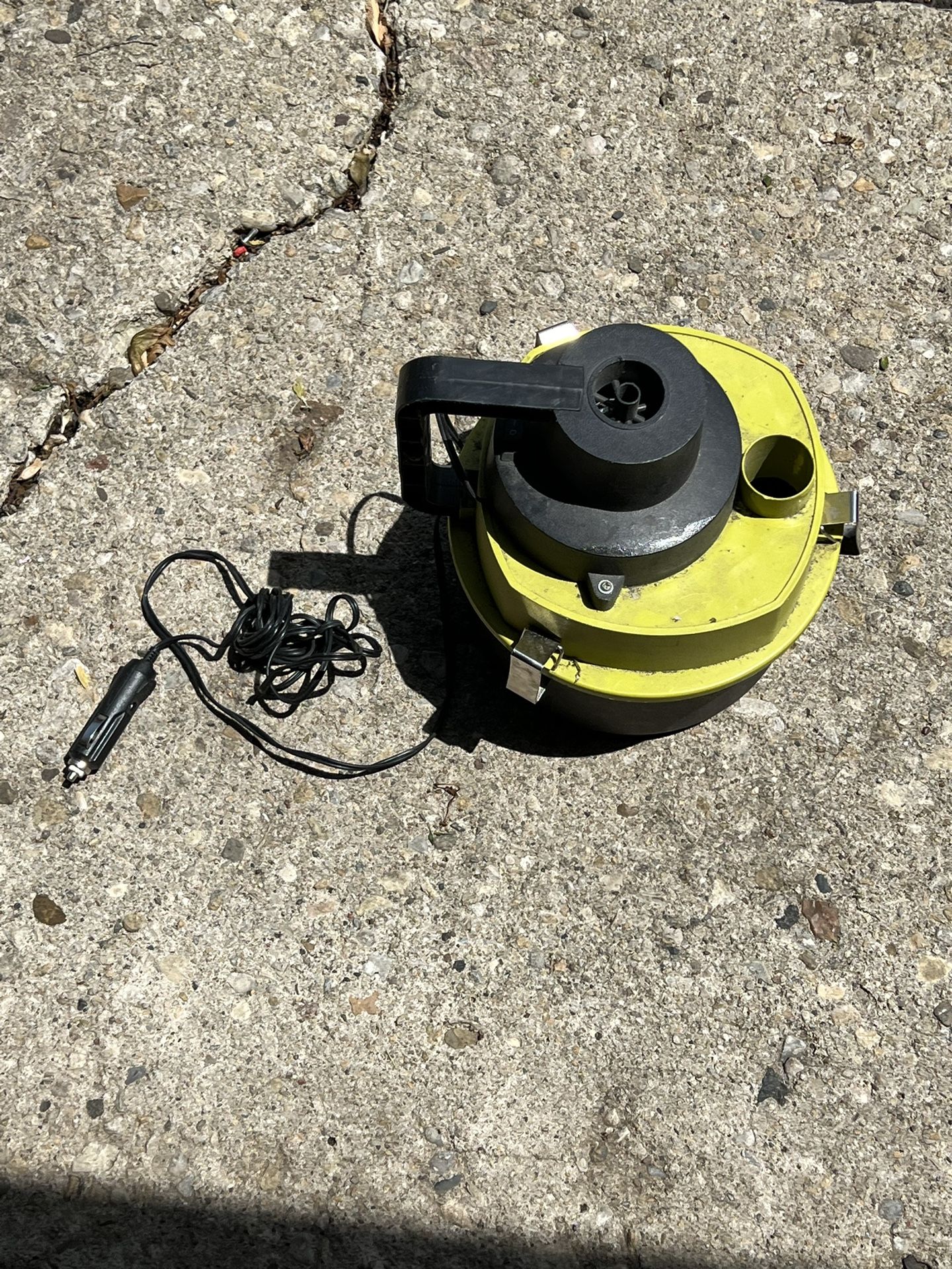 Car plug In Vacuum