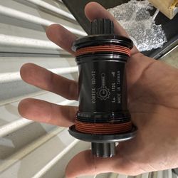 Peloton -Bottom Bracket Isis Overdrive Vortex ISD-12 for Pedals
