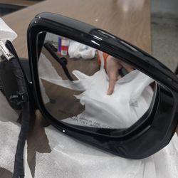 For Sale: Brand New Right Side Mirror – Jeep Grand Cherokee 2023