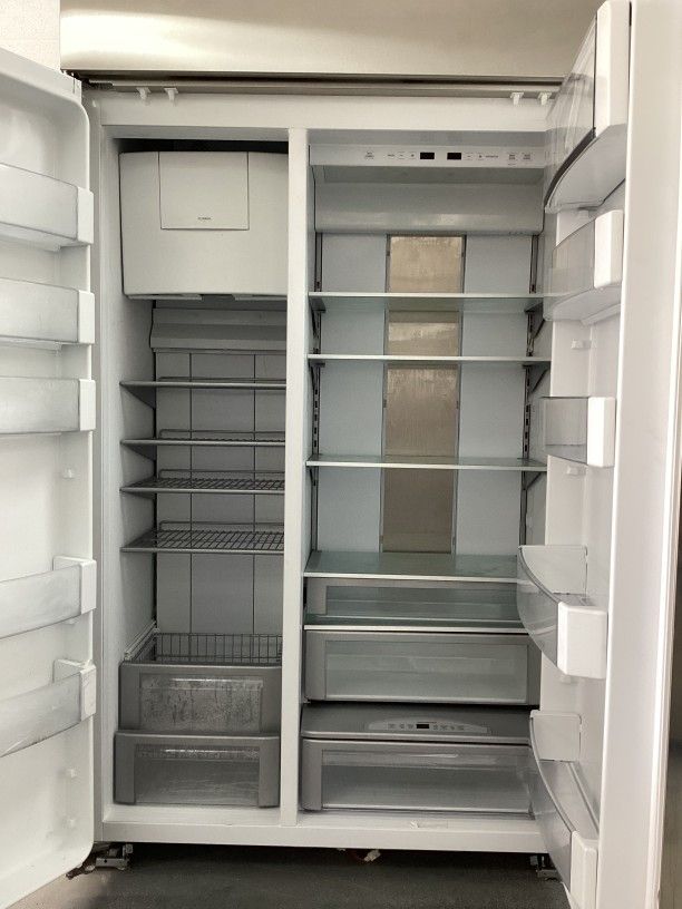 Monogram Side-by-Side Refrigerator in Amazon Alexa with The Google Assistant and 29.5 Cu. Ft. Total Capacity