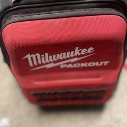 Milwaukee Pack out