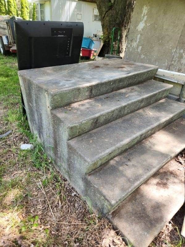 Fiberglass Steps 70"×60"×34"