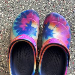 Crocs Size Women 7 & Men 5 