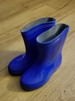 Locals kid's rain boots, sz 7