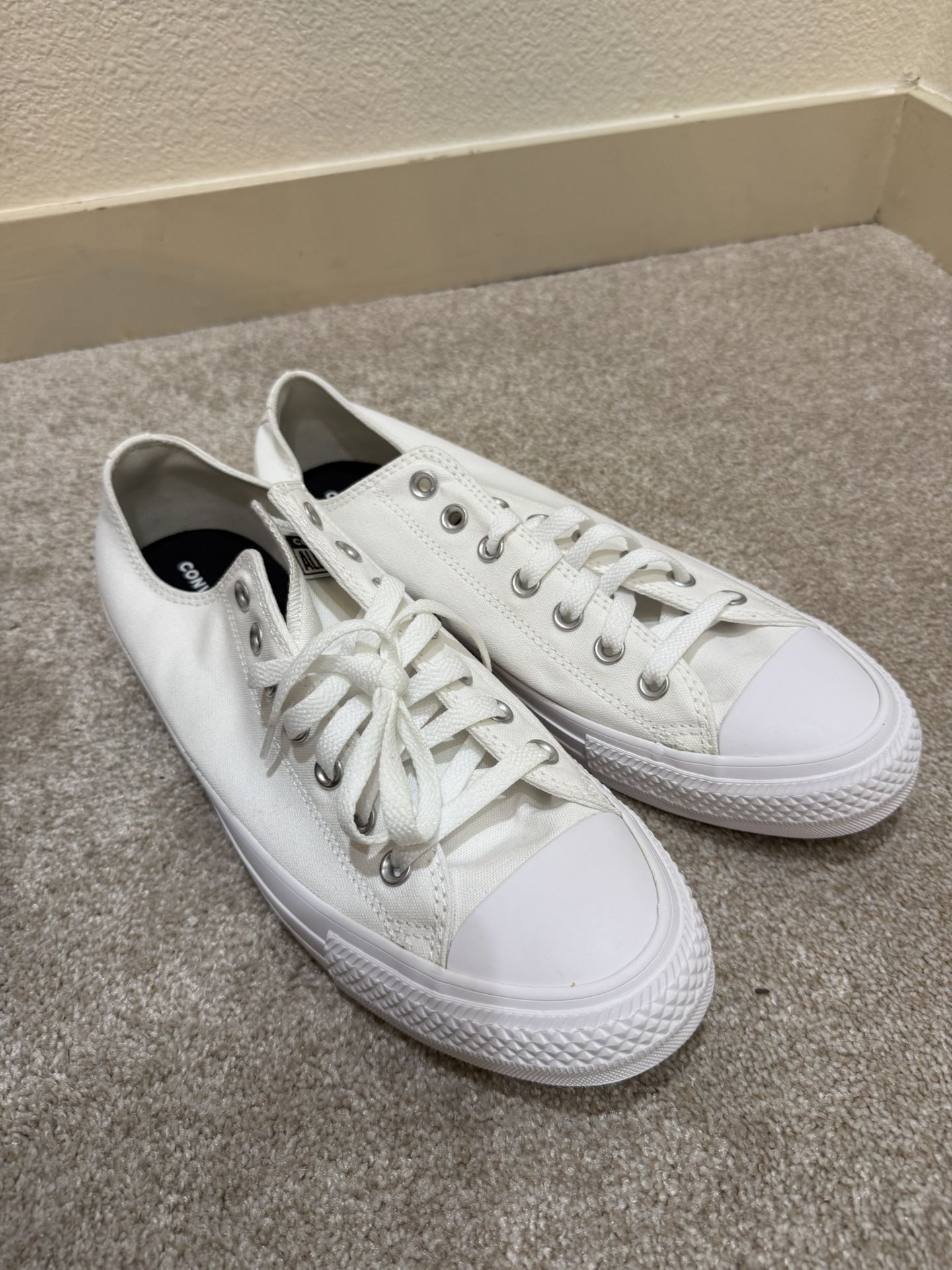 Size 11 White converse
