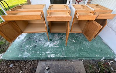 Base cabinets (4)