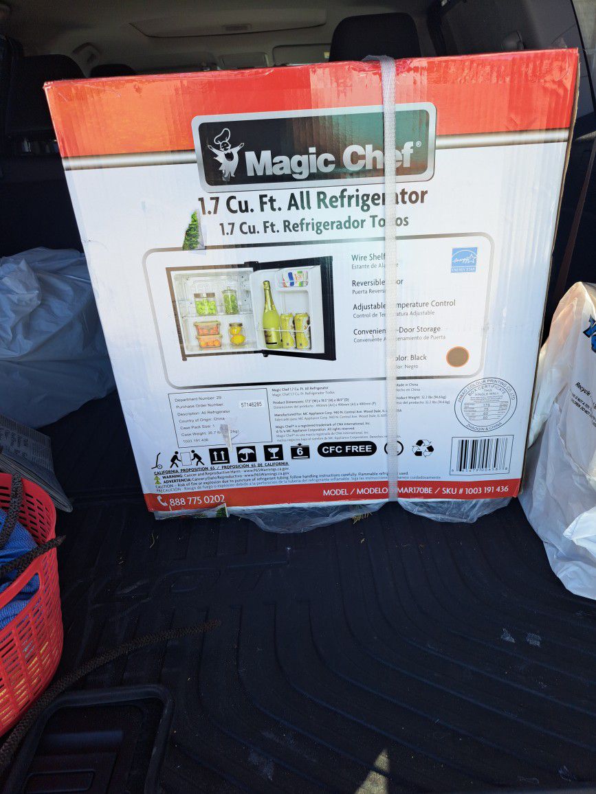 Magic Chef 1.7 Cu.Ft.All Refrigerator 
