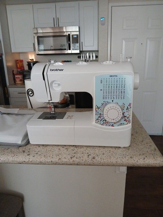 Brother Sewing Machine XR3774