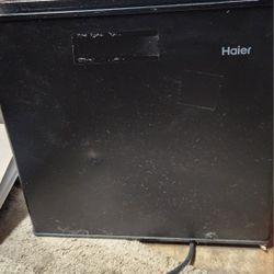 Mini Fridge 