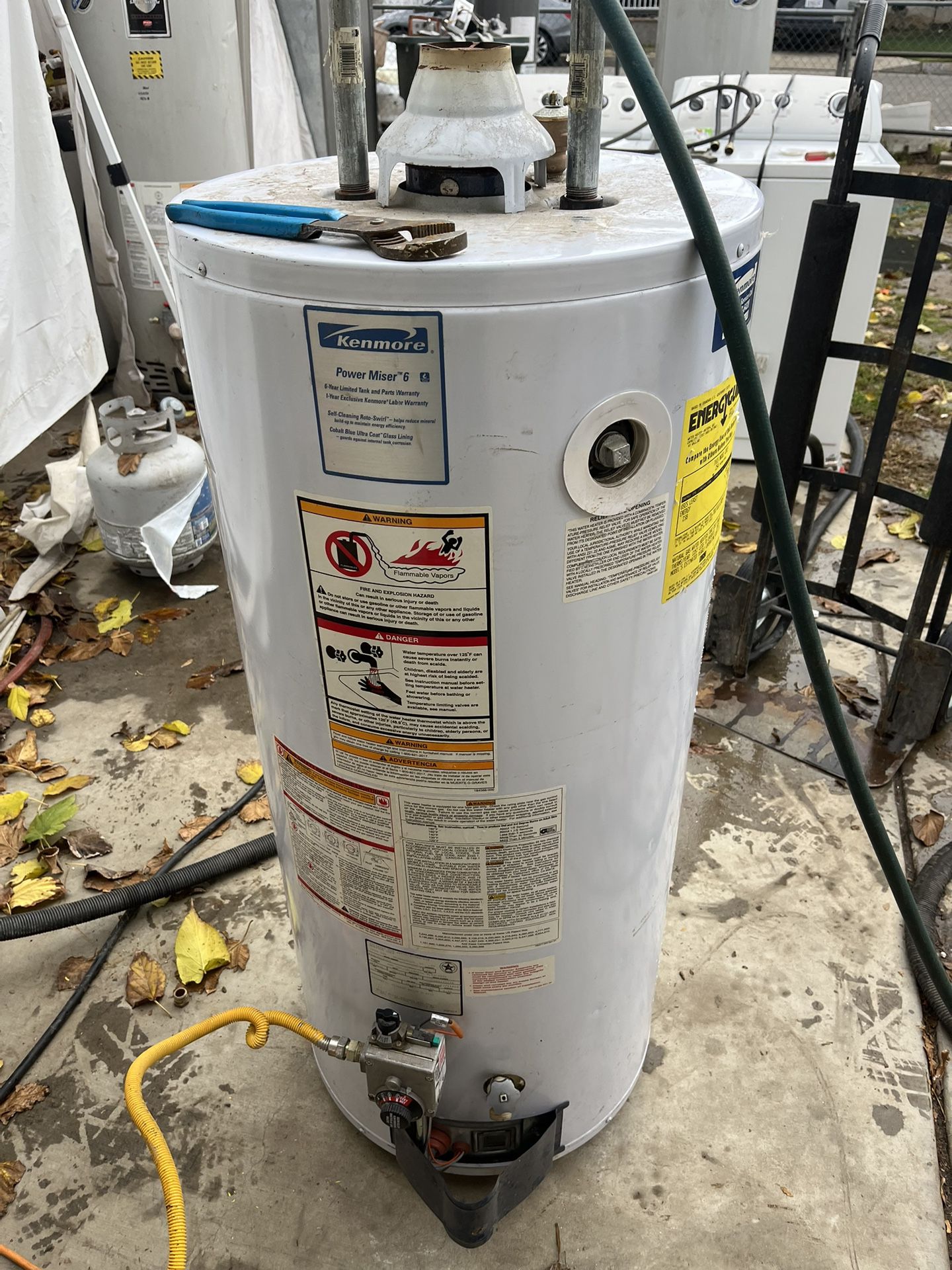 40 Gallons Gas Water heater 60 Days Warranty And Delivery 250$