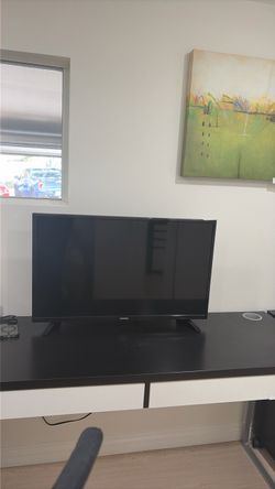 Toshiba Flat Screen HDTV with Stand & Remote – Black