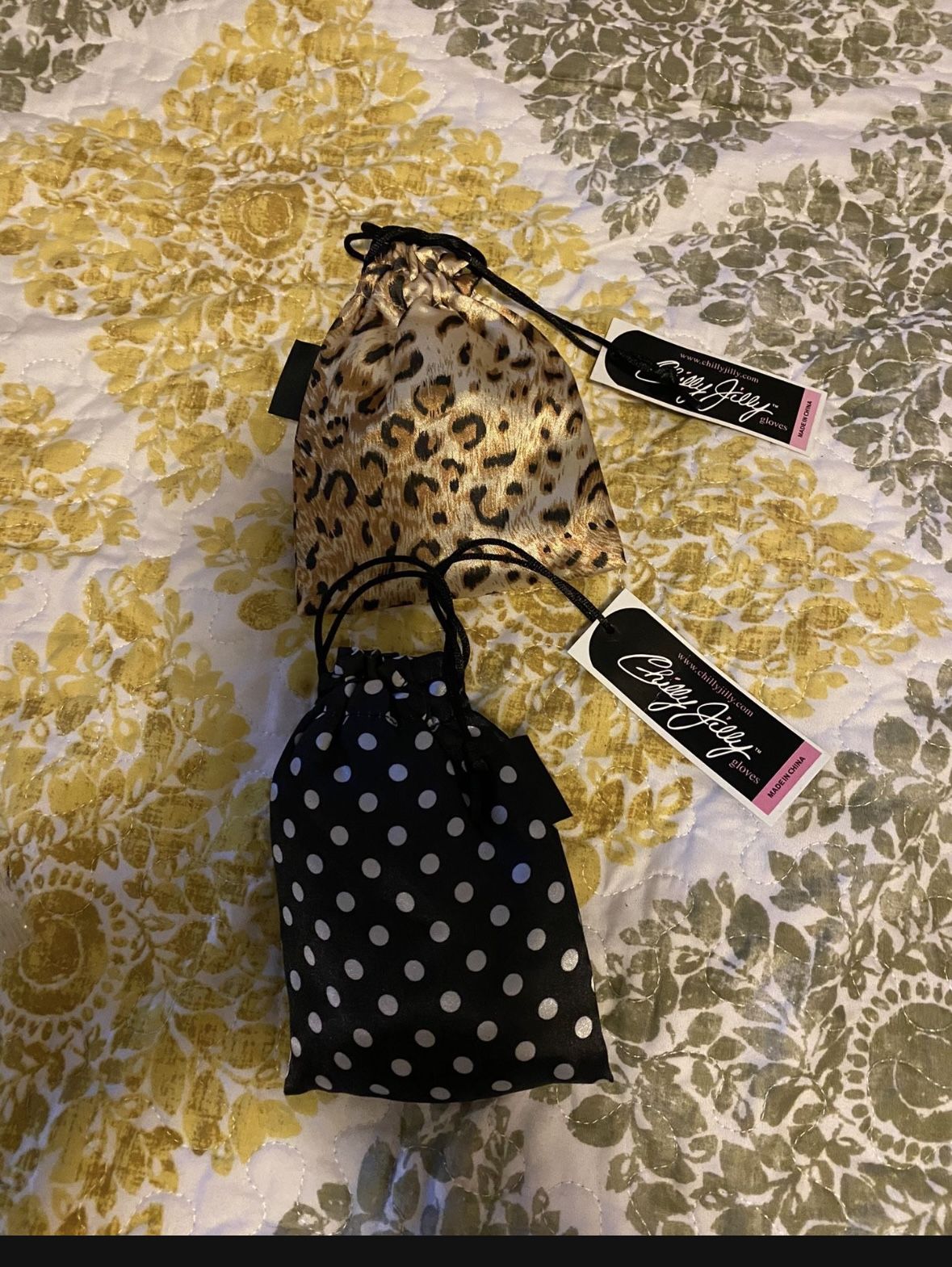 Chilly Jilly Gloves; Fleece Gloves With Carrying Pouch (Set Of Two Pairs)