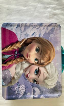Elsa and Anna lunch box