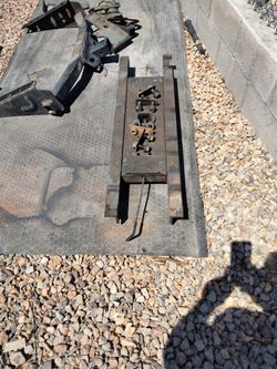 Tow Hitch And 5th Wheel Attachment.