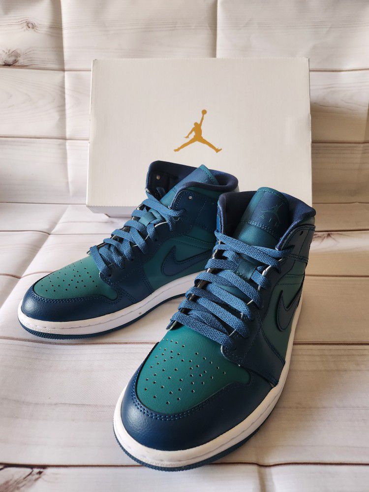 Air Jordan 1 Mid Shoes Women Size 8