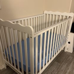 Baby Crib With Mattress 