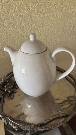 Dansk Large Tea Pot-Tapestries Winter White Collection