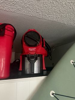 Milwaukee FUEL Cordless Wet/Dry Vacuum