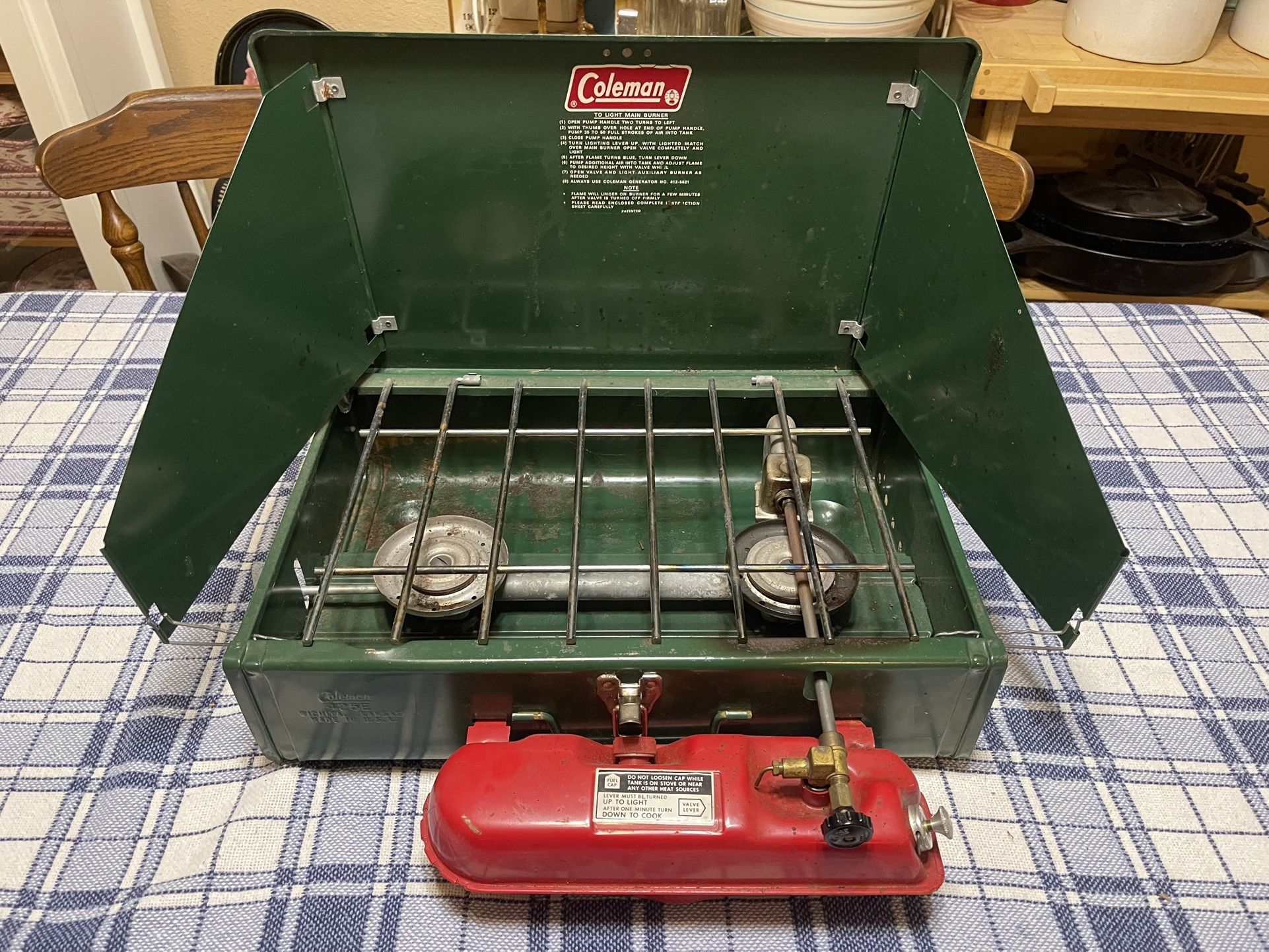 Vintage Coleman 425E twin burner stove