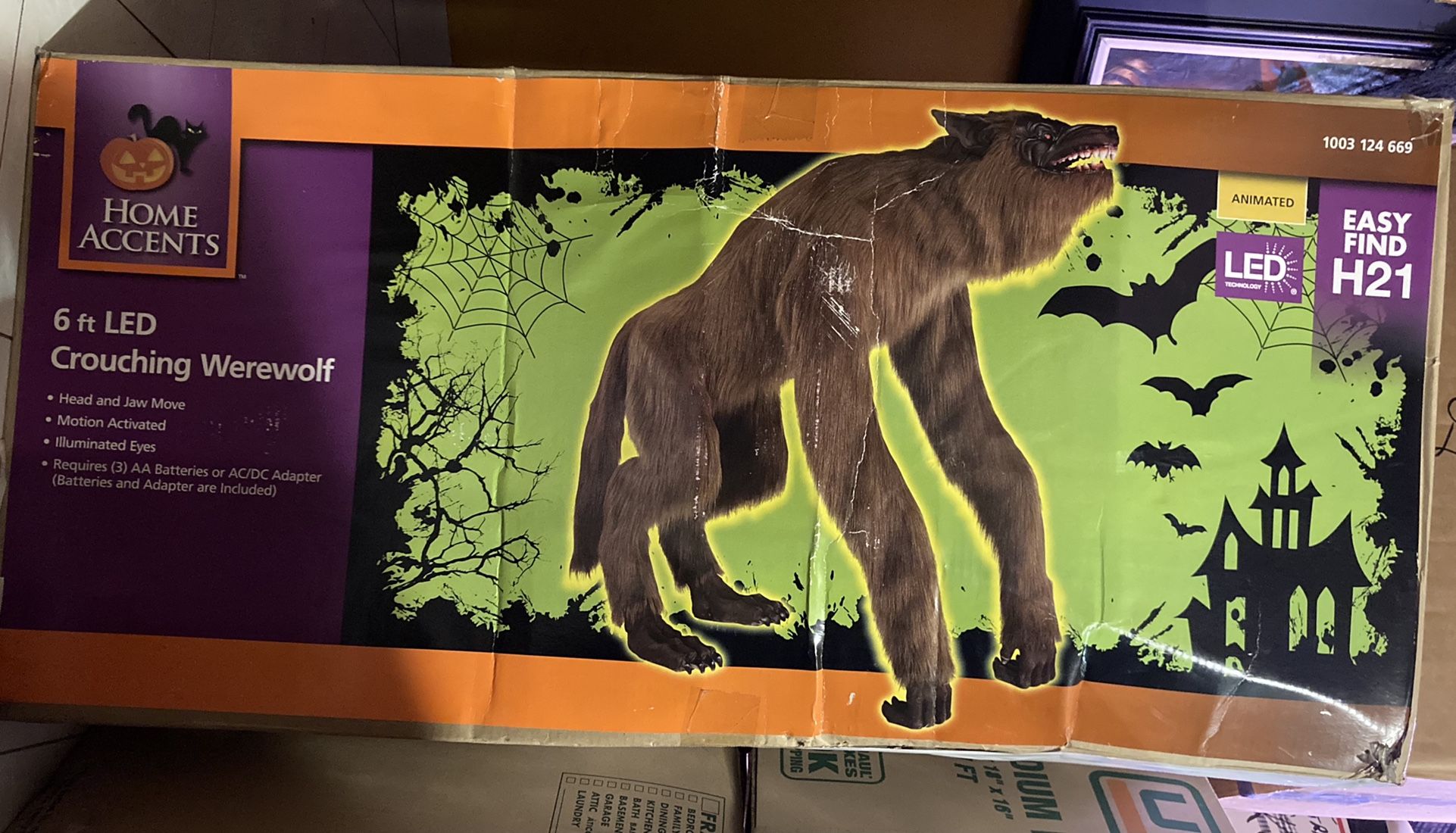 6 foot crouching werewolf, Animated Halloween prop