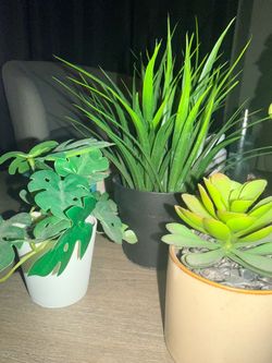 🌿 Home Decor Set – Artificial Plants & Yellow Hydrangea Arrangement