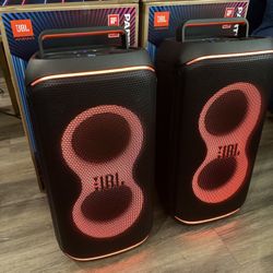 JBL >< Partybox Club Live 120 Portable Bluetooth Party Speaker, Wireless Microphone , LED Light Show, JBL Pro Sound