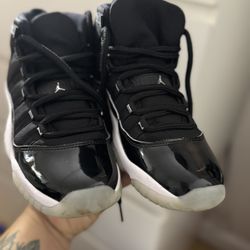 Jordan 11’s Size 6y