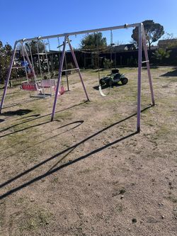 Swing set 