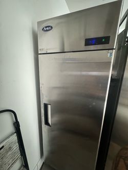 Atosa 1-Door Commercial Reach-In Freezer