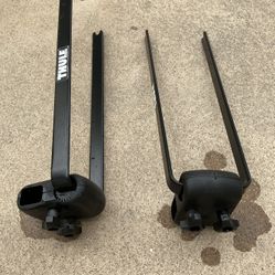 2 Thule Front Wheel Holders 