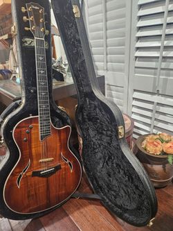 2008 Taylor T5-C2 Guitar